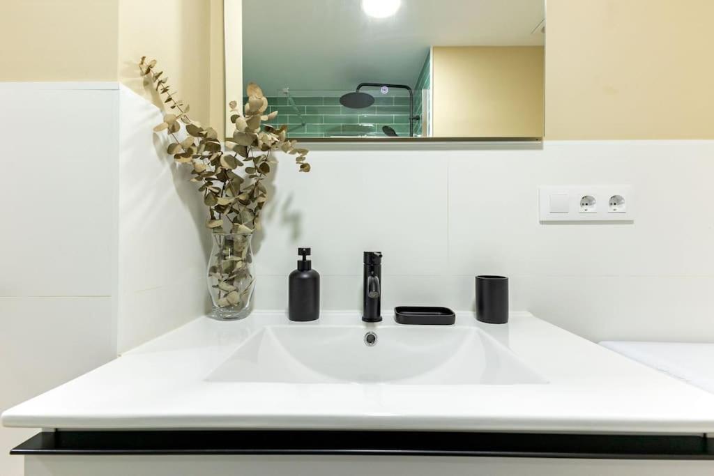 New Suite Reformada Con Excelente Ubicacion Sevilla Eksteriør bilde